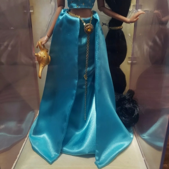 Disney Princess Exclusive Designer Collection Doll - Picture 5 of 6